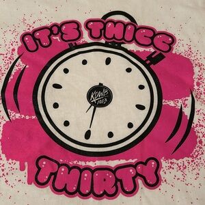 “It’s Thicc Thirty” KDWB 101.3 FM Minnesota Radio Unisex Large T-Shirt 💖🖤 📻 🎶 ⏰